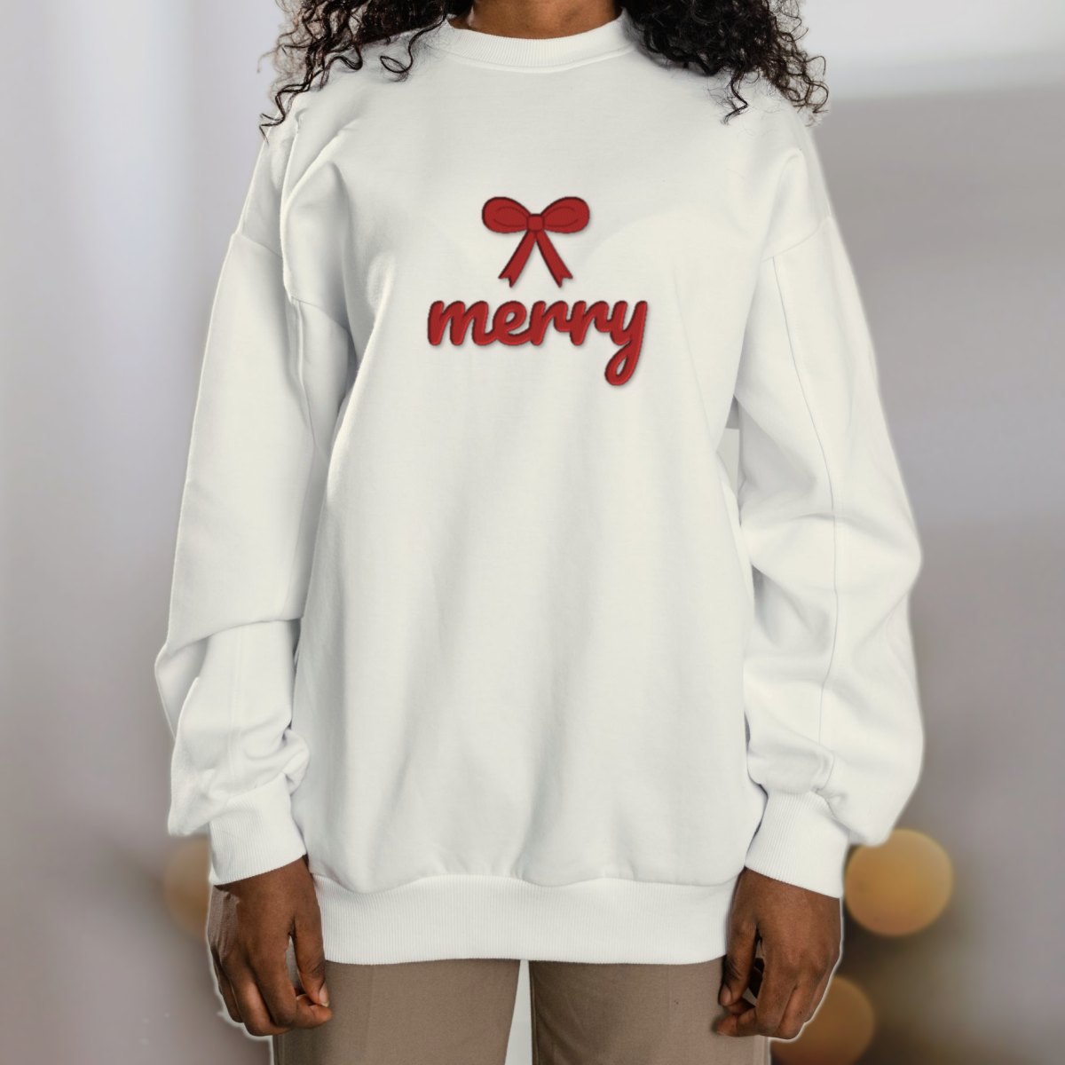 Merry, With a Bow Embroidered Sweatshirt in white